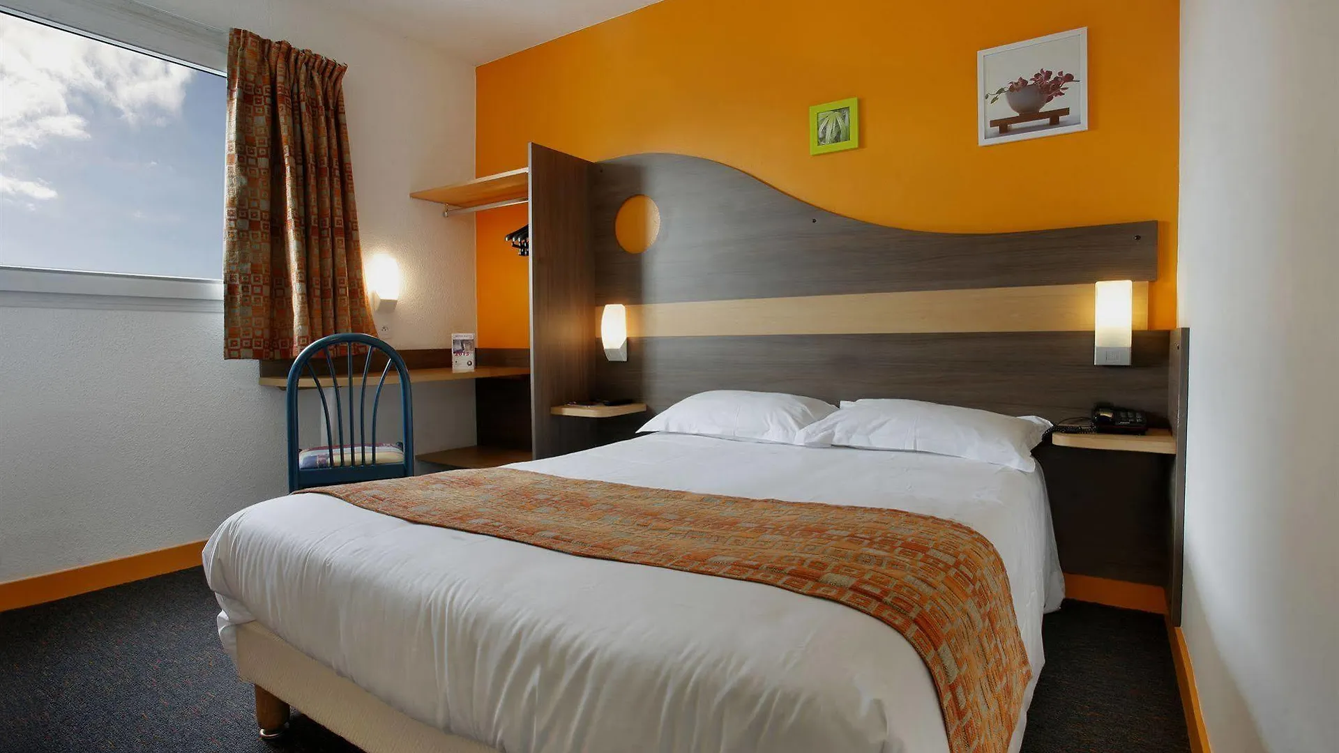 The Originals City, Hotel Helios, Roanne Nord Mably